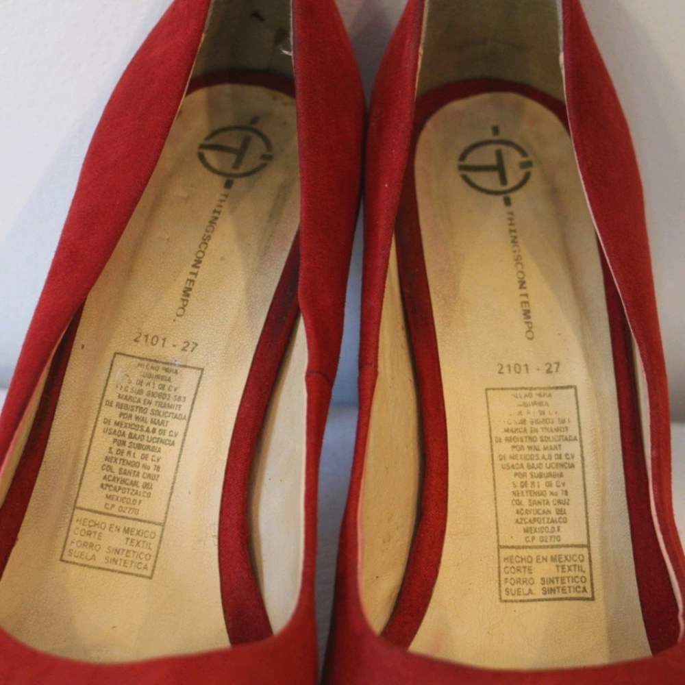 Red Heels - Picture 5 of 7